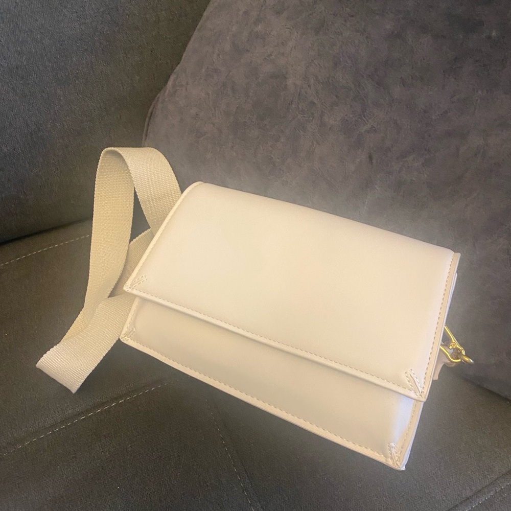 Zara Cream Crossbody Bag with Sleek Modern Design